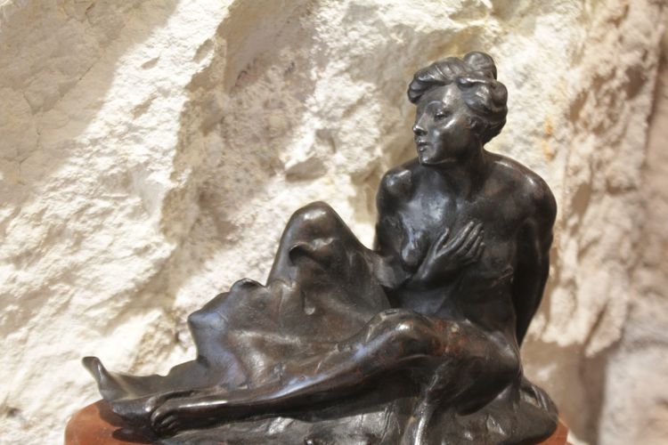 Bronzeskulptur „Nymphe“ oder „Allegorie der Natur“, signiert von Henri Désiré Gauquié (1858–1927)