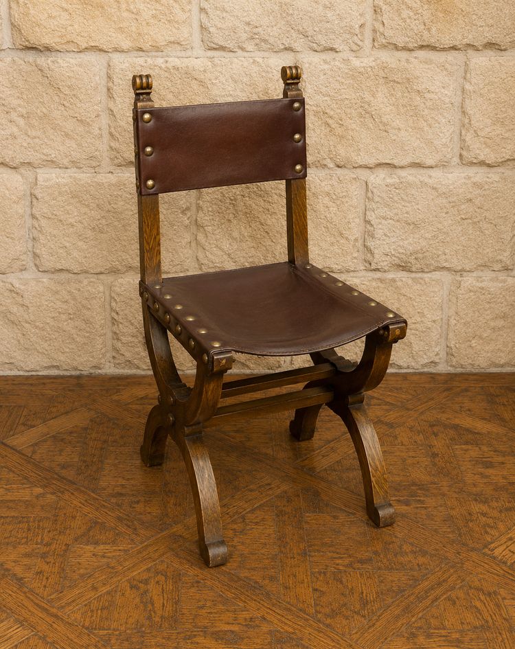 Set of six Renaissance-style chairs made of oak and leather