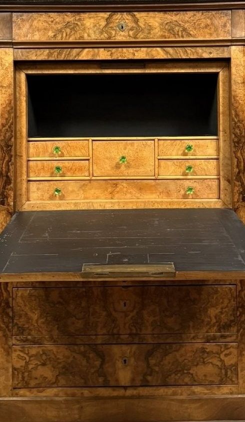Walnut burl drop-leaf desk – Louis-Philippe period, 19th century