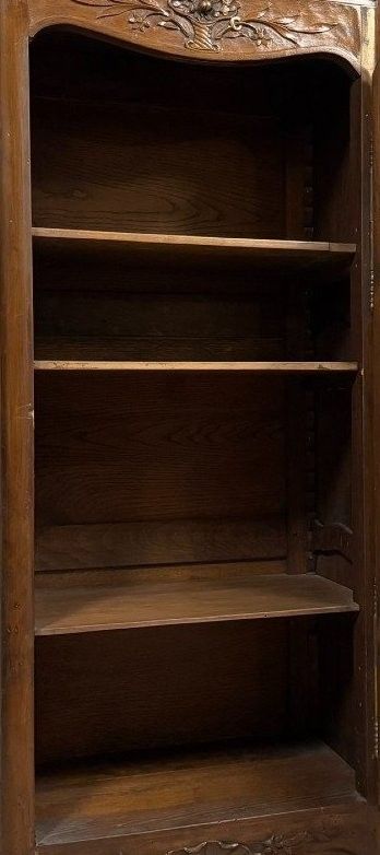 Carved walnut display cabinet – Louis XV style, early 20th century