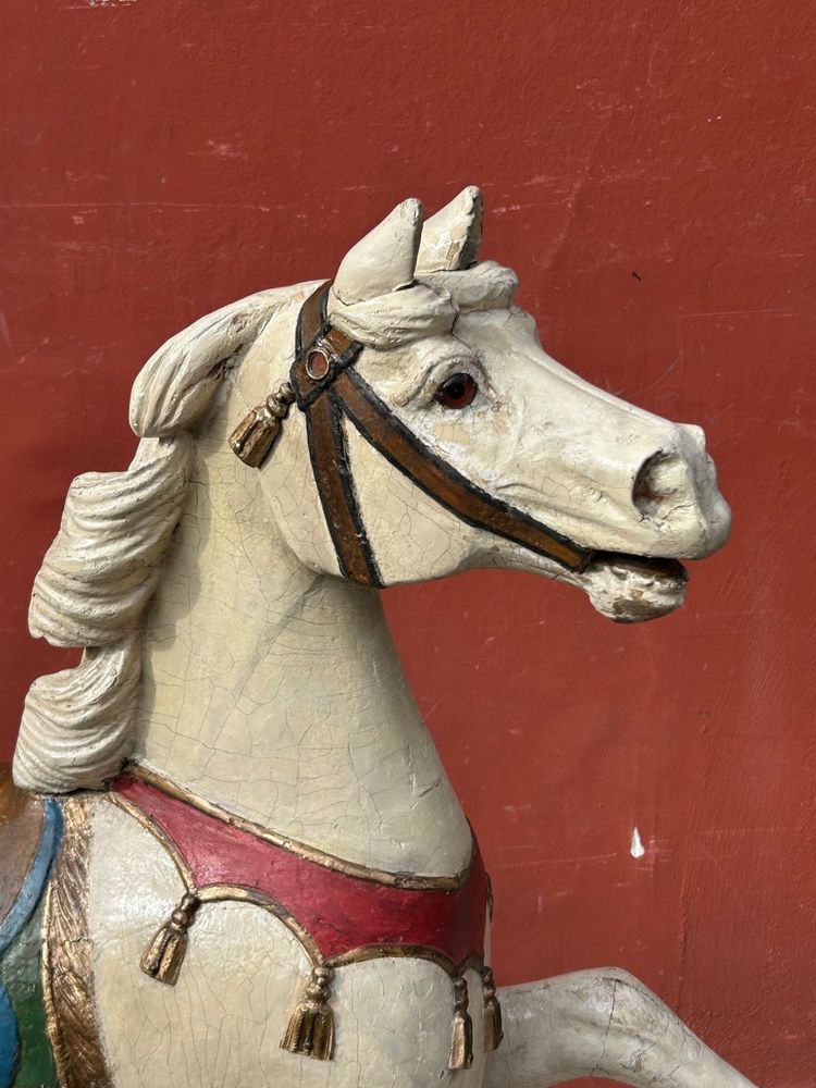 Cheval de manège carrousel en bois polychrome d’époque 1900 