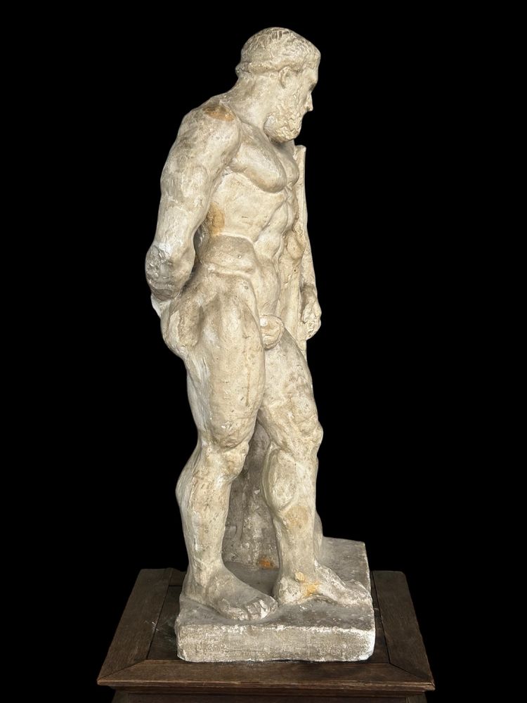 Hercule Farnèse grande sculpture en plâtre grand tour fin XIXéme - d’après l’antique H 77 cm