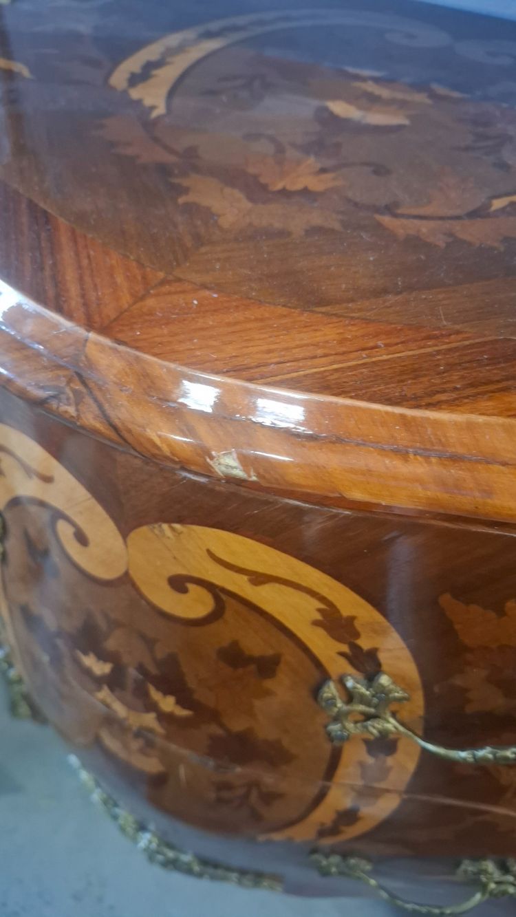 Commode de style louix xv en marqueterie