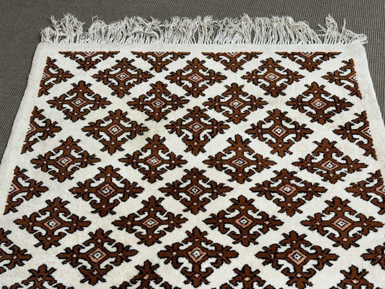 Tapis tunisien en laine fait main - 1m74x1m11.