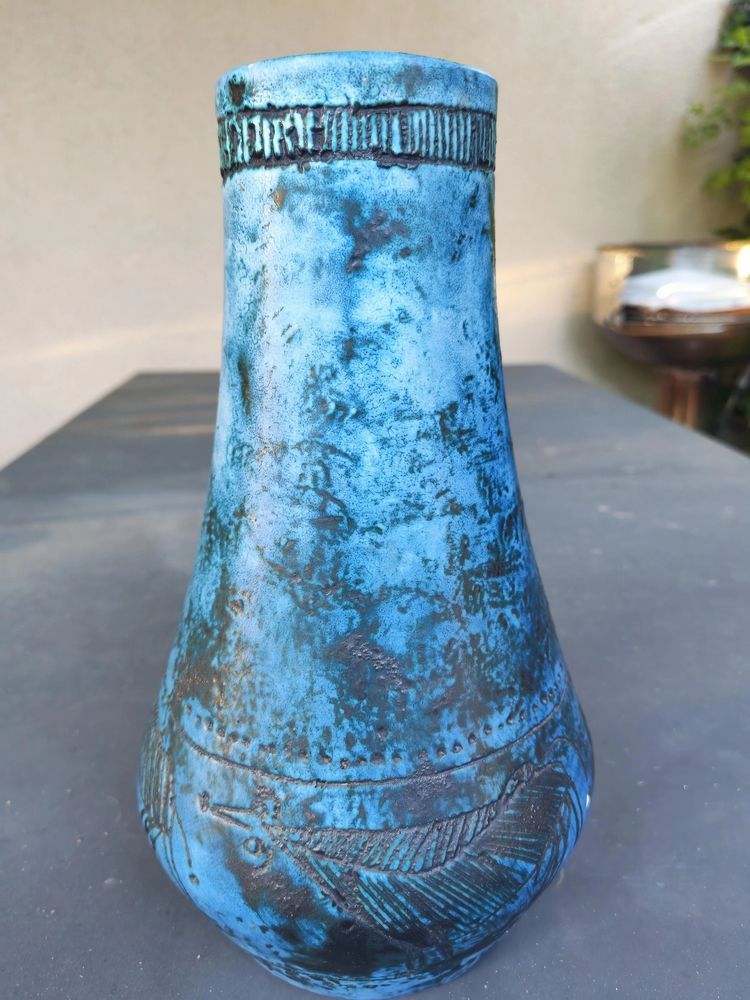 Vase  signe Jacques BLIN 1950-1960 , émail bleu mat nuance et tacheté