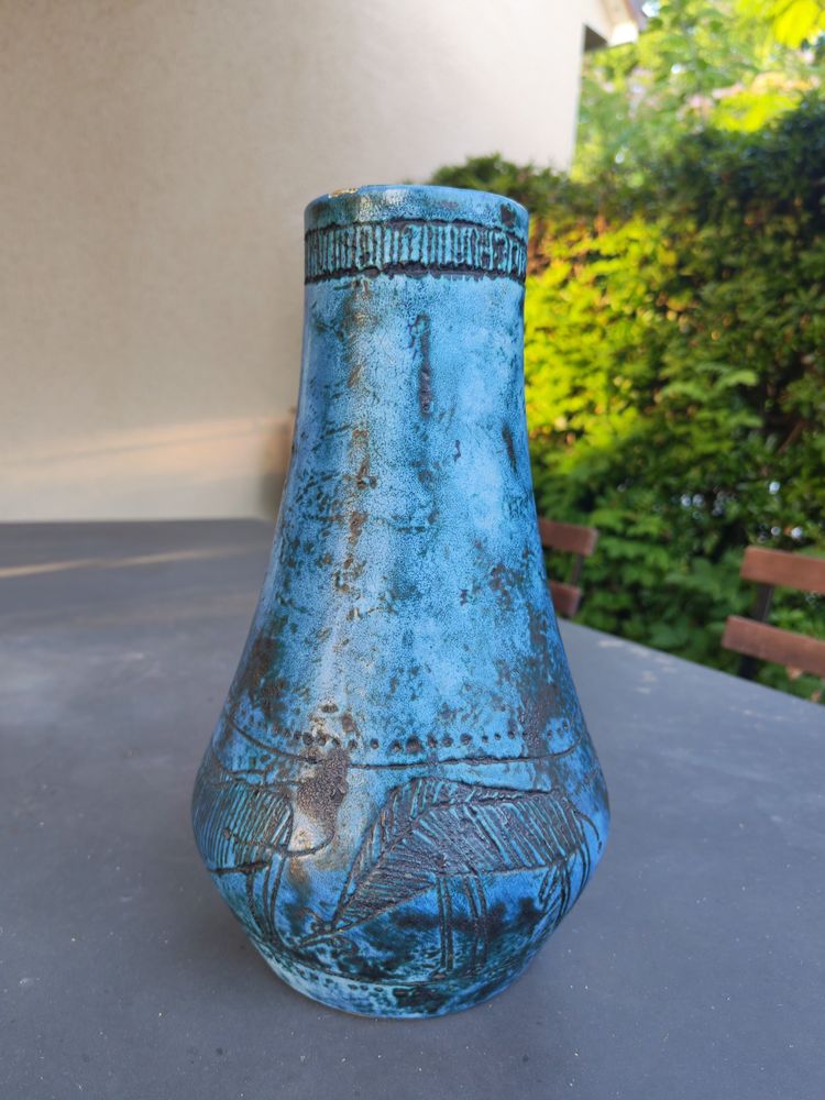 Vase  signe Jacques BLIN 1950-1960 , émail bleu mat nuance et tacheté