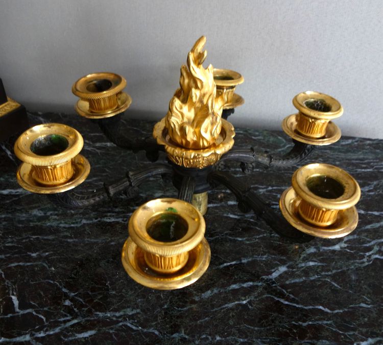 Paire de grands candélabres 6 feux en bronze patiné & doré mercure, époque Empire Restauration