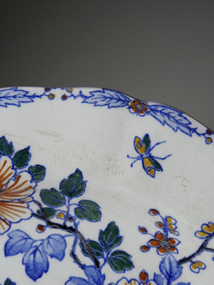 Paire d’assiettes anciennes Gien modèle "Coq & Pivoines" faïence vers 1900