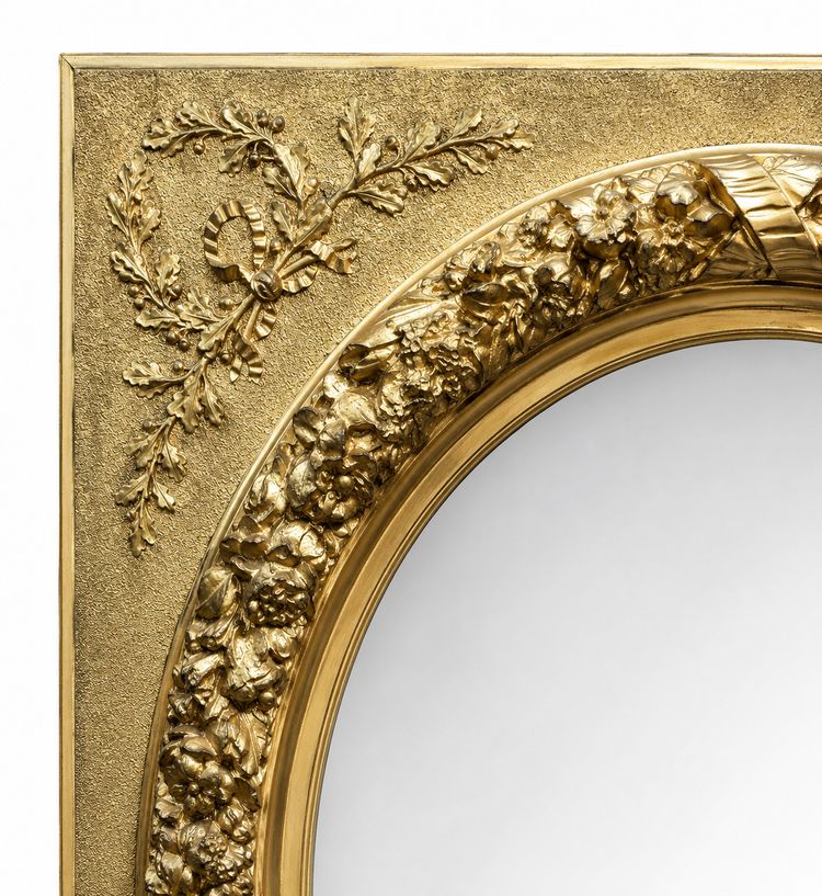Large Louis XVI-style mirror with gilded wood and decorative elements – Early 20th century