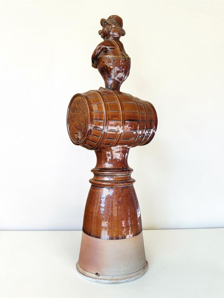 Sandsteinskulptur / Firstziegel, signiert „Seguin / Puisaye“