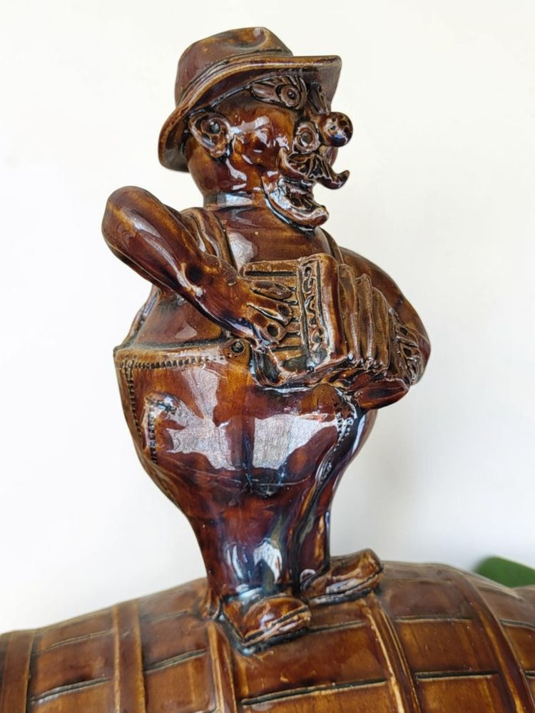 Sandsteinskulptur / Firstziegel, signiert „Seguin / Puisaye“