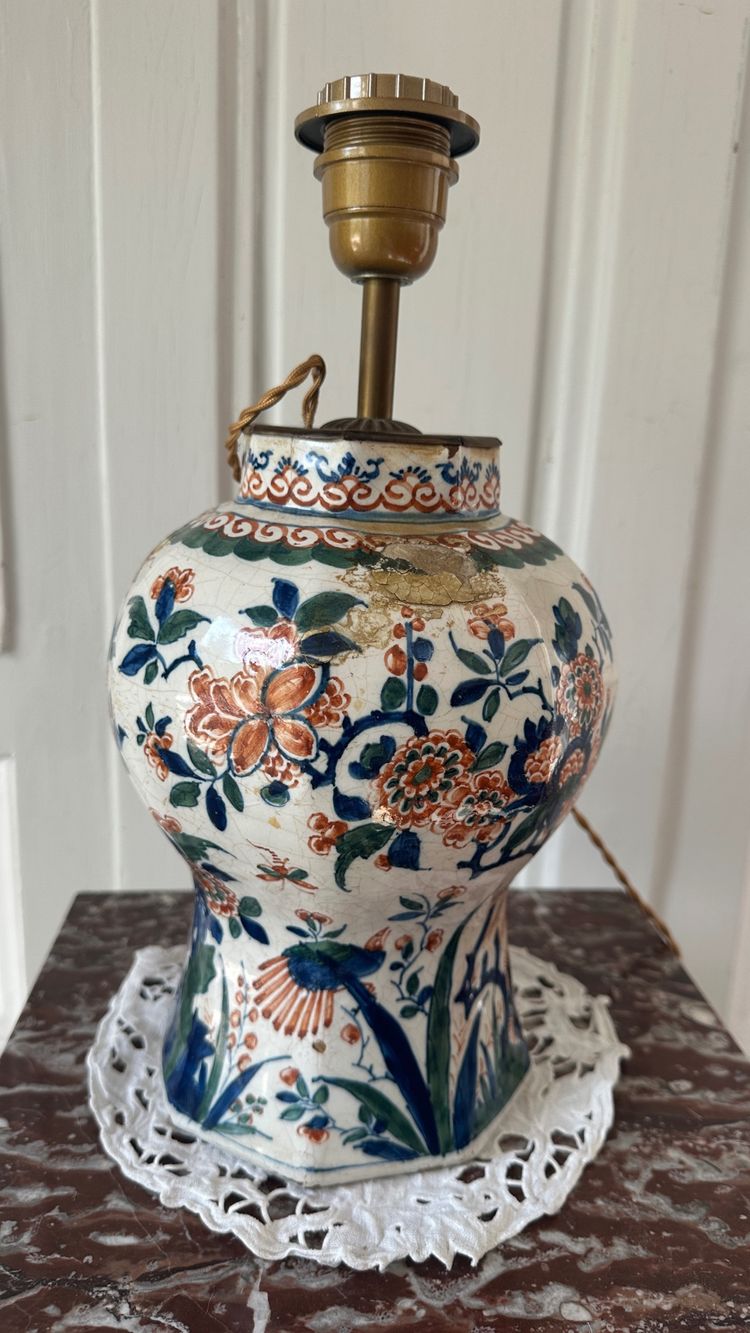 Polychrome Delft vase from the Louis XIV period. Converted into a lamp