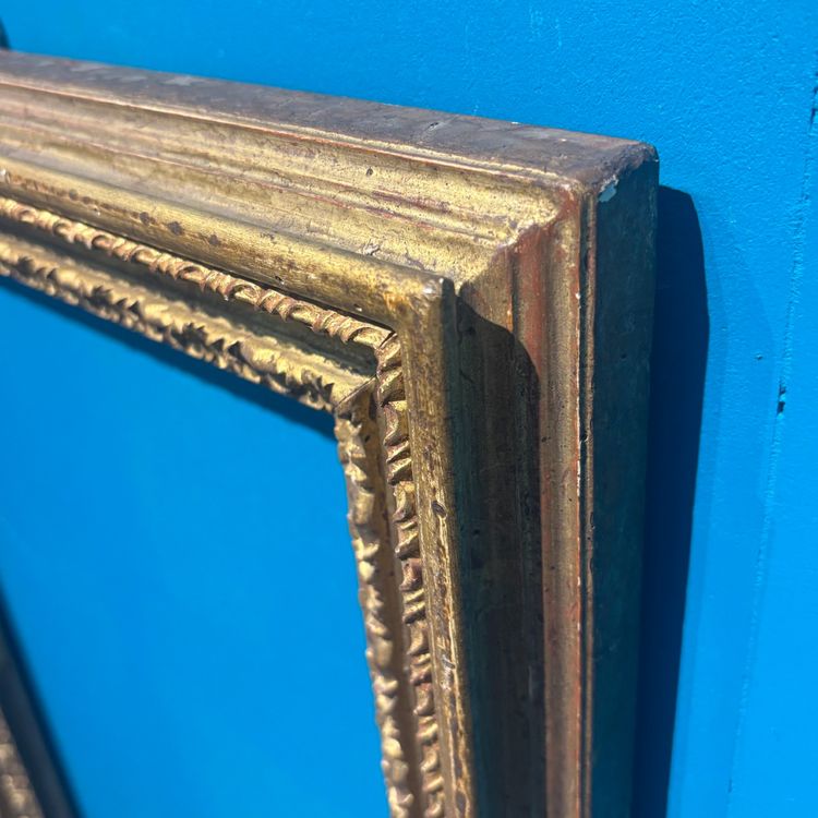 Antique 18th-century gold-leaf frame. Dimensions: 60 x 60 (inner dimensions: 50.50 x 37.50) 
