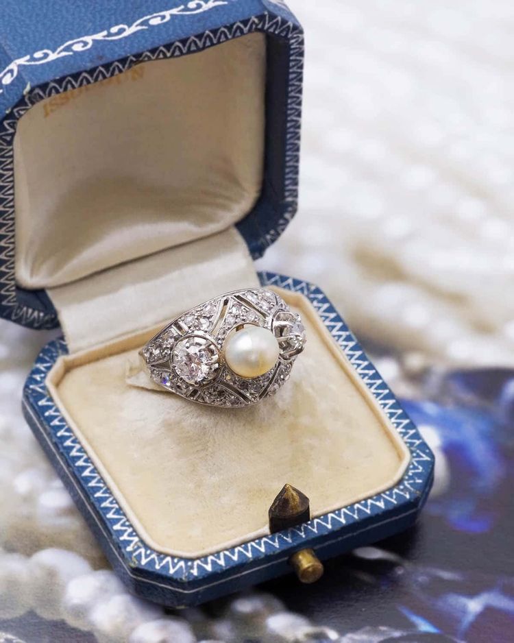 Bague cocktail perle diamants en platine 