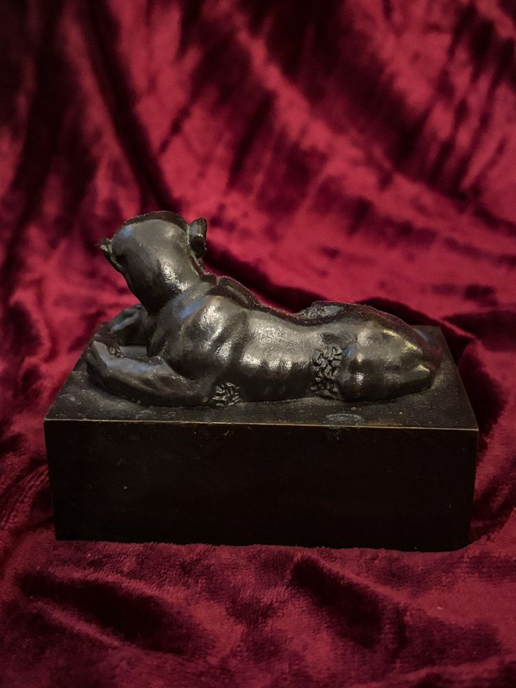 Lionne en bronze à l'antique - XIXe siècle
