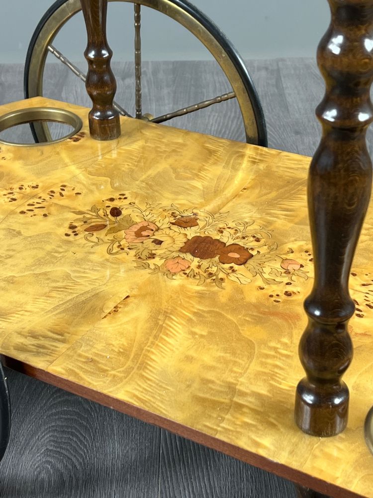 Table roulante de service en marqueterie, XXe siècle