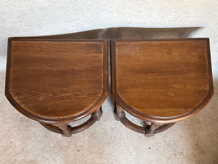 Pair of cantor stools