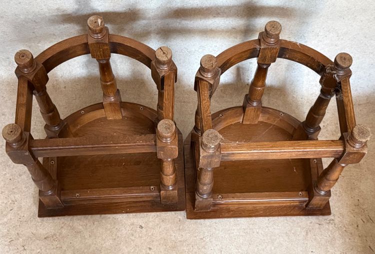 Pair of cantor stools