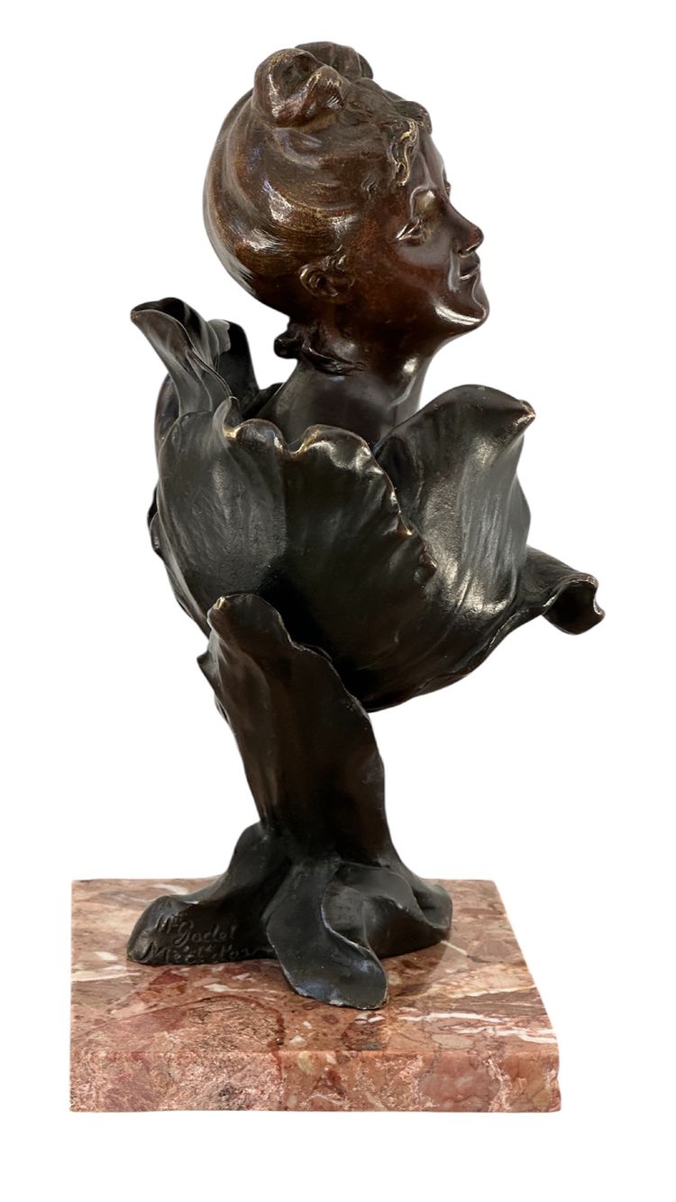 Femme tulipe bronze d’Henri Godet
