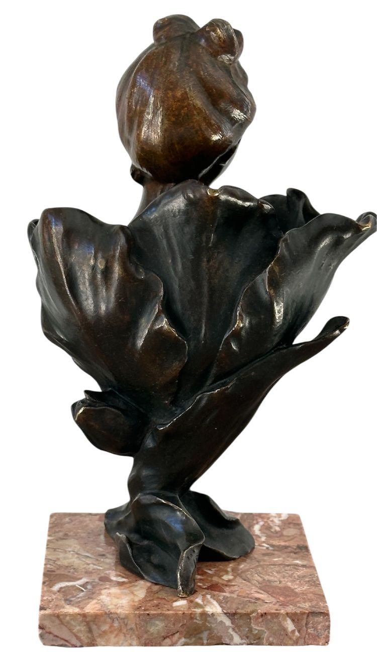 Femme tulipe bronze d’Henri Godet