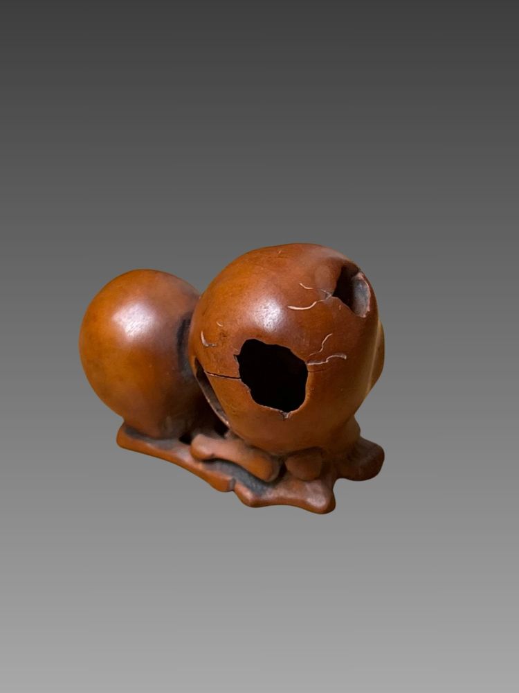 Netsuke con teschi, Giappone, era Meiji, XIX secolo