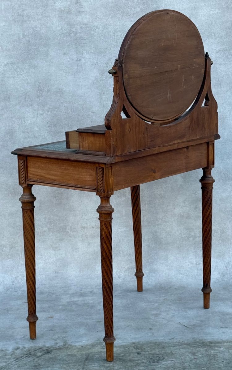 Schminktisch im Stil Louis XVI
