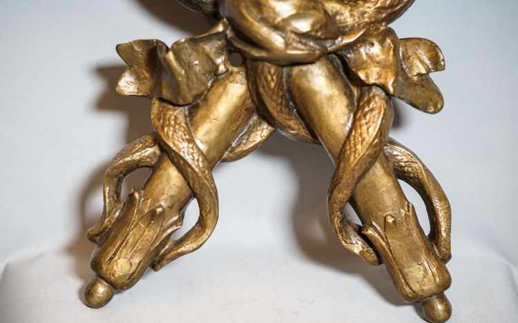 Attributi di HERMES, supporto per trofeo in bronzo con caducei ed elmo