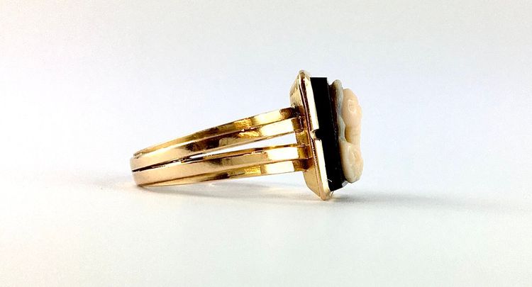 Bague Camée Agate Onyx Époque Napoléon III en Or Rose
