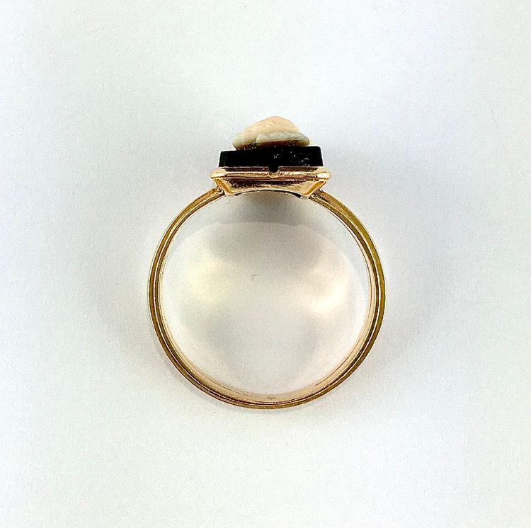 Bague Camée Agate Onyx Époque Napoléon III en Or Rose