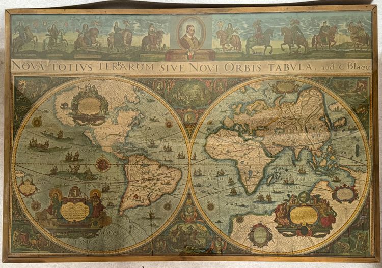 Table basse mappemonde