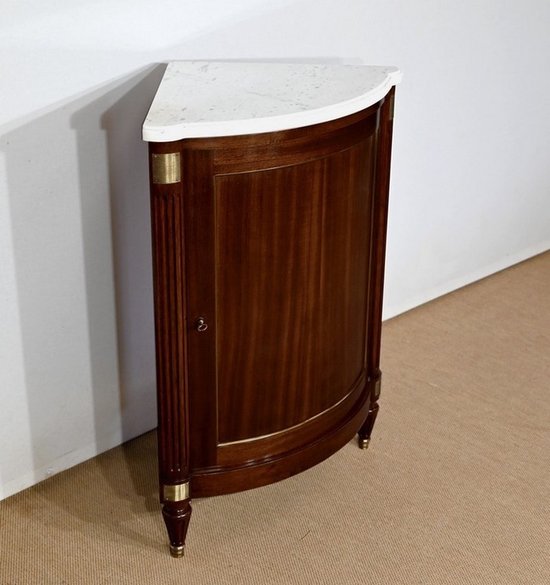 Encoignure en Acajou massif, style Louis XVI – Milieu XXe