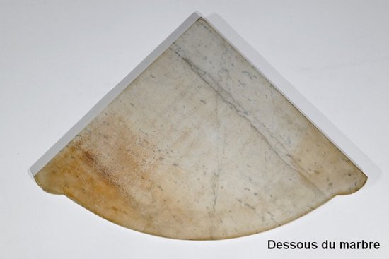 Encoignure en Acajou massif, style Louis XVI – Milieu XXe