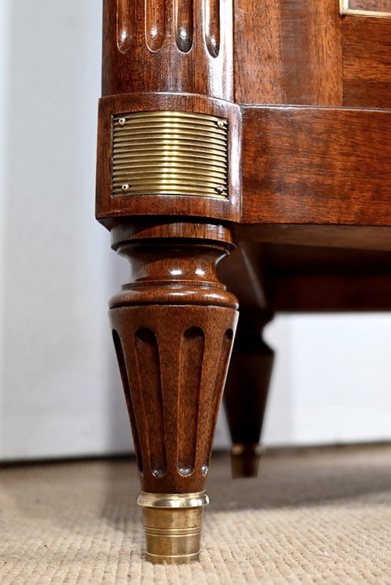 Encoignure en Acajou massif, style Louis XVI – Milieu XXe