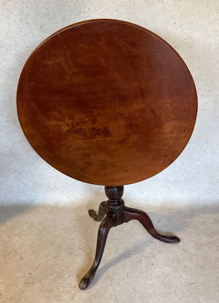 tilting side table