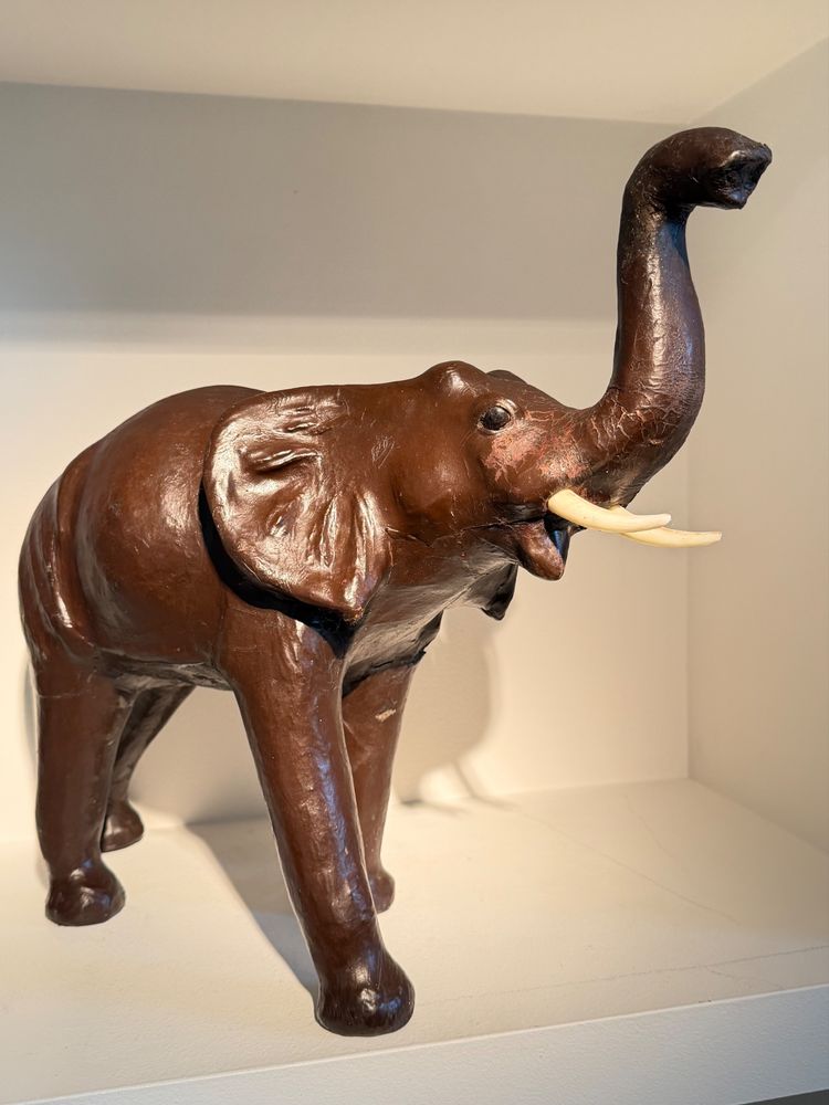 Elephant Sculpté en papier mache