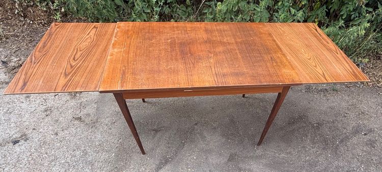 Scandinavian table