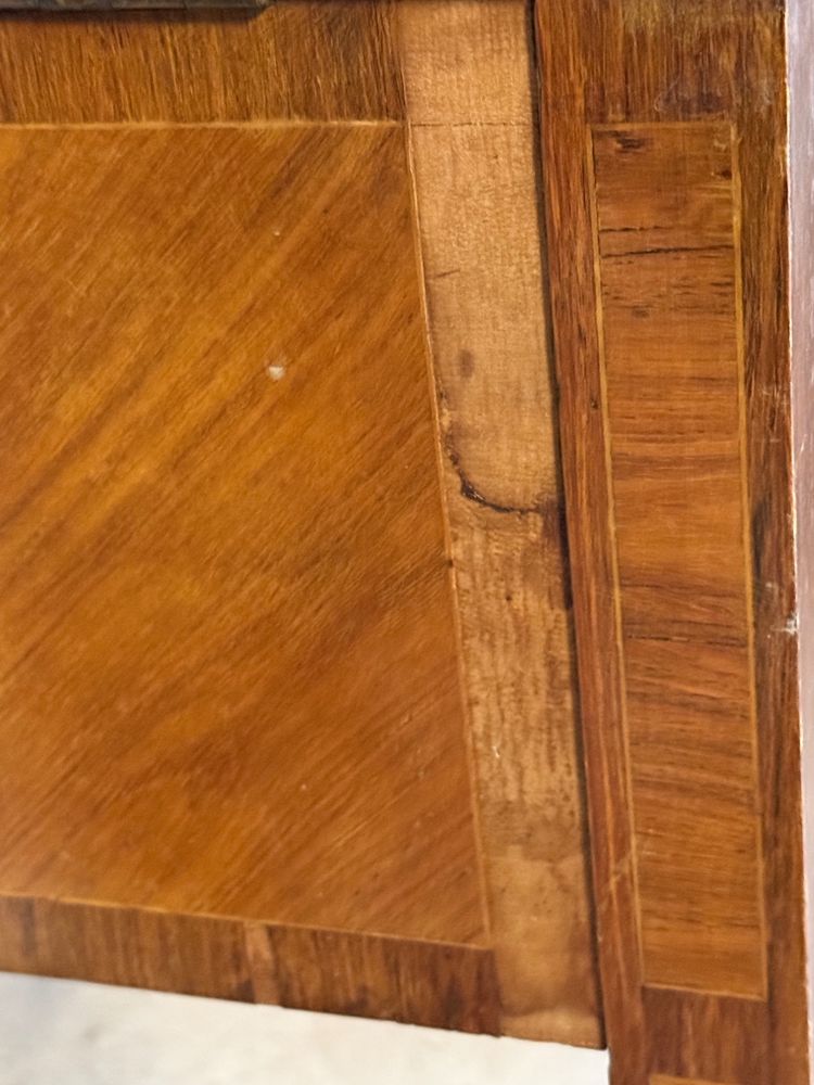 Dressing table to be restored