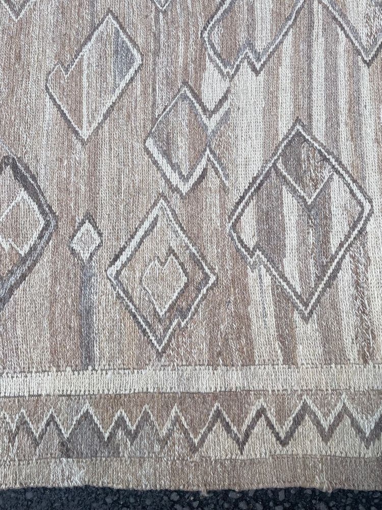 Carpet / Sumak. Iran. Mid-20th century. 180 x 135 cm