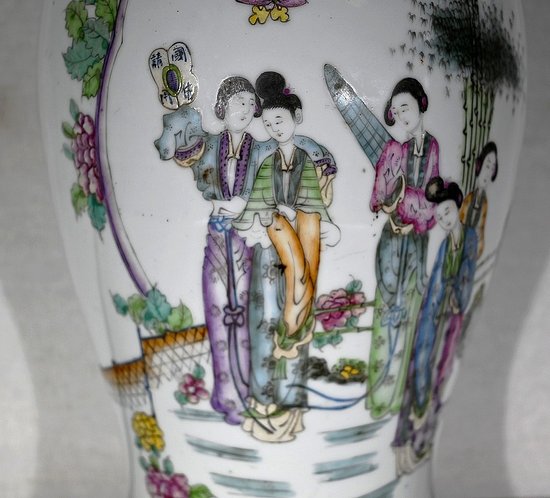 Important Chinese Porcelain Vase - XXth