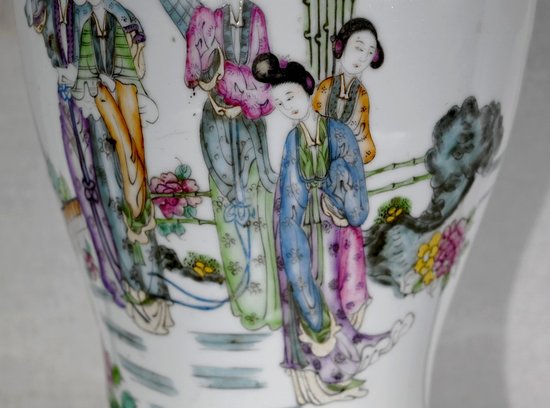 Important Chinese Porcelain Vase - XXth