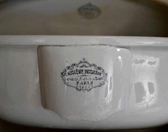 Bedeutender Waschtisch / Waschbecken in Kirsche, „L’Hygiène Moderne Paris“ – Anfang des 20. Jahrhunderts