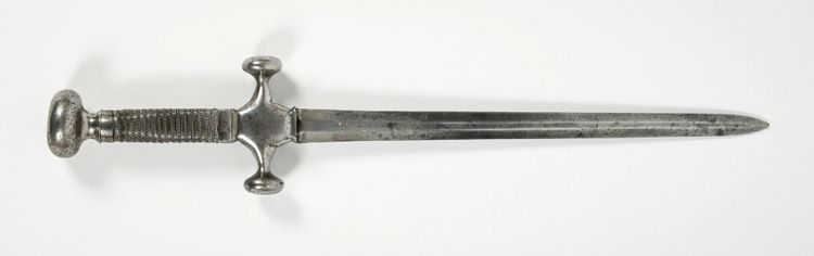 Heavy thrusting dagger from the 16th–17th centuries