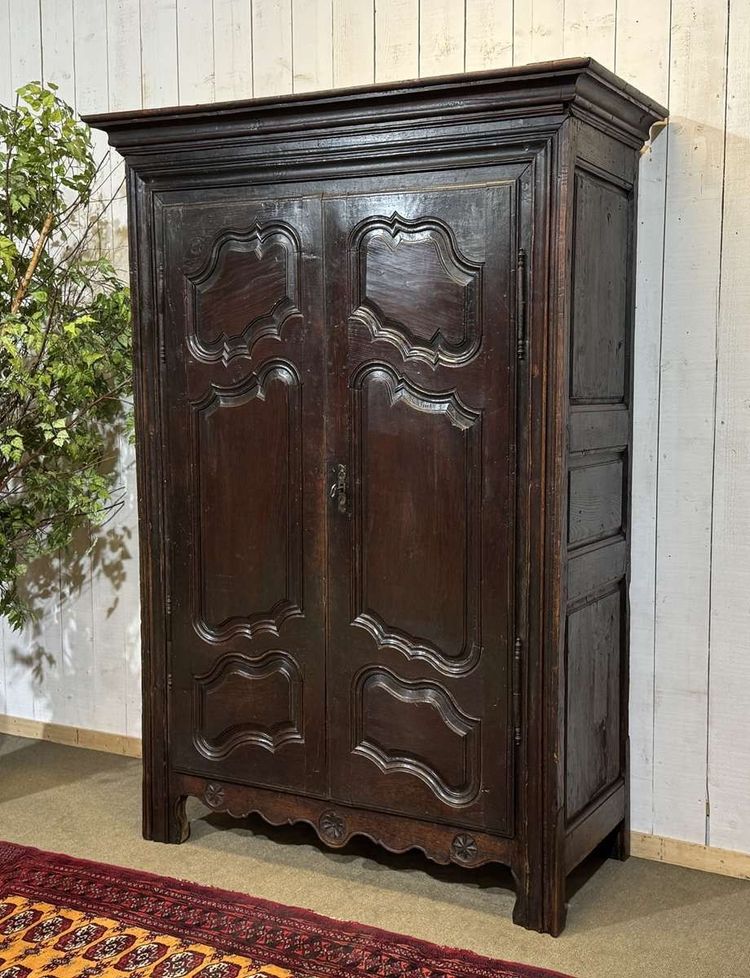 Armoire en chêne du 18ème siècle