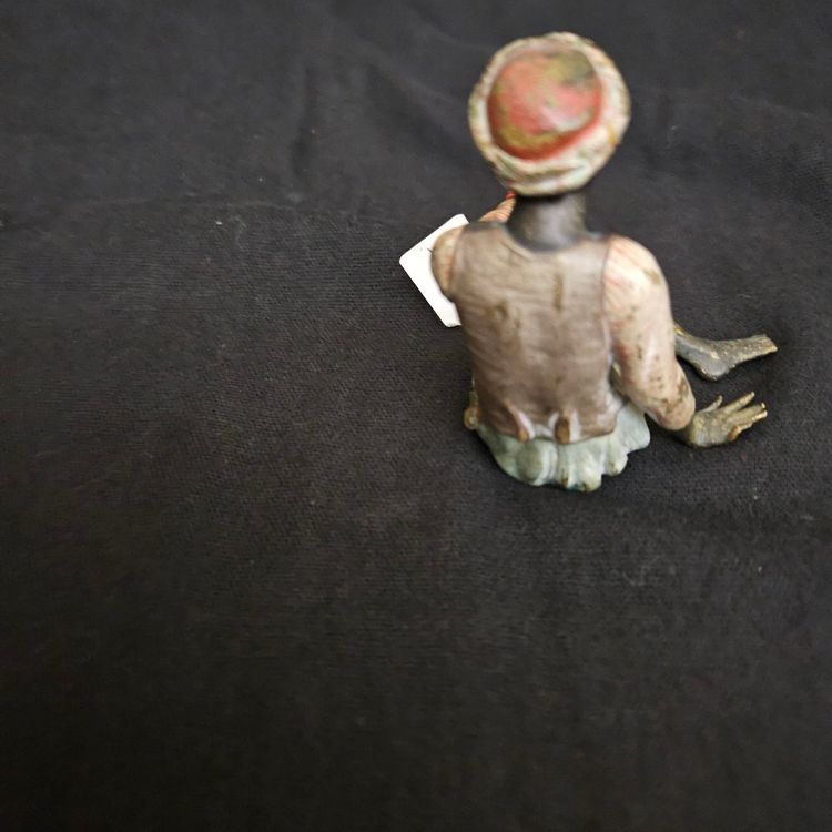 Vienna bronze. Seated Orientalist figure holding a lantern