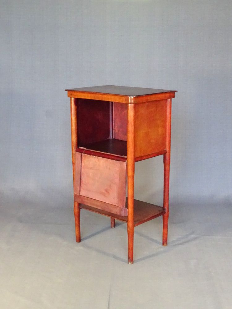 Bedside table, Fischel 1910, in original condition, no. Thonet