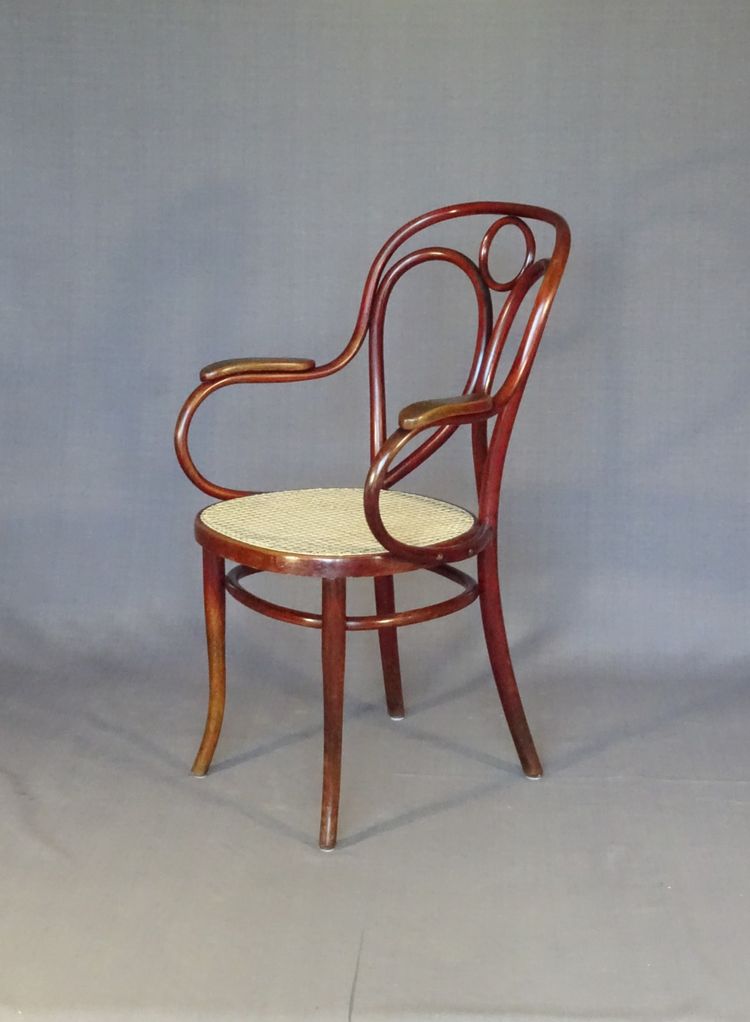 Fauteuil Thonet N°19 canné neuf , prêt à servir- Vers 1905 -
