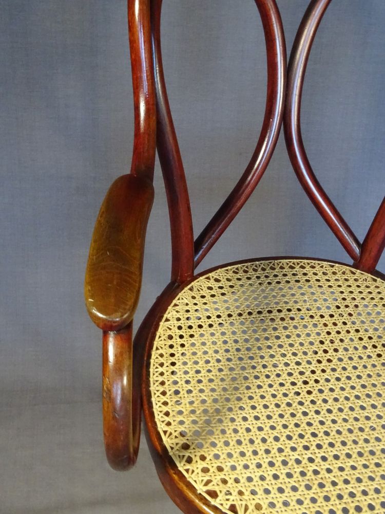 Fauteuil Thonet N°19 canné neuf , prêt à servir- Vers 1905 -