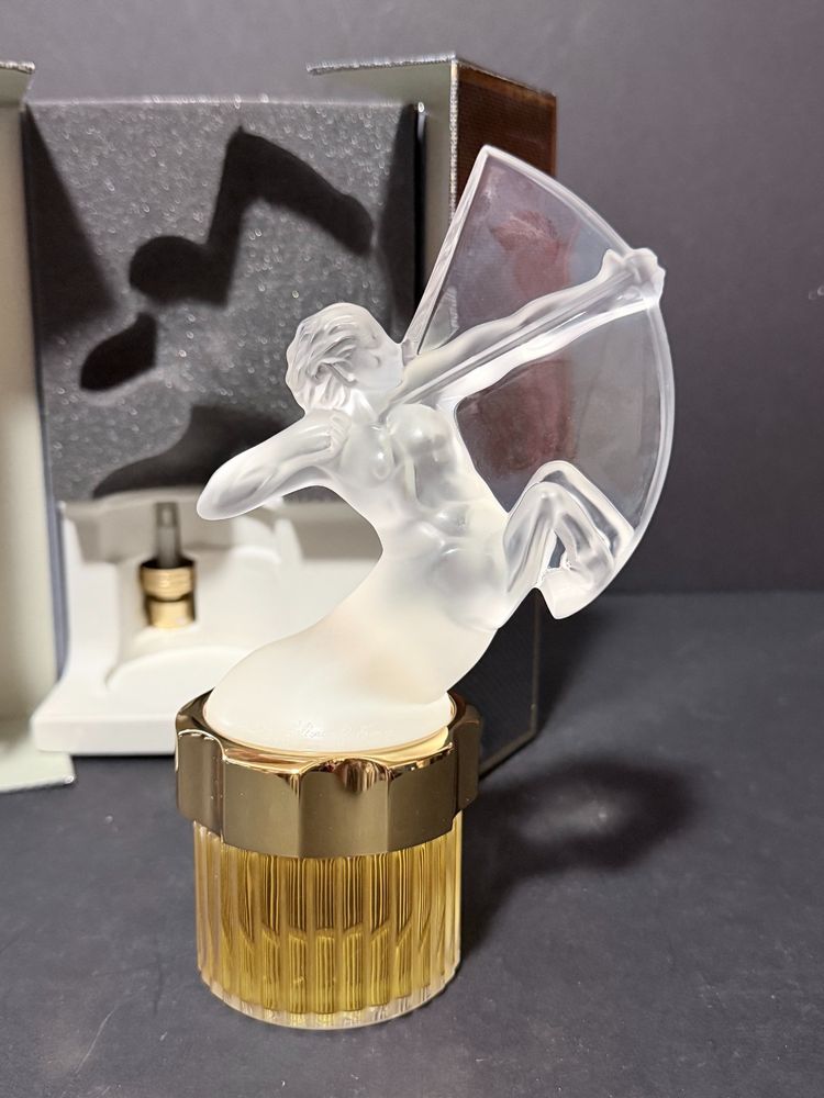 Lalique – Flacon de Collection « Mascotte Sagittaire » – Édition Limitée 1999 – Cristal – Complet