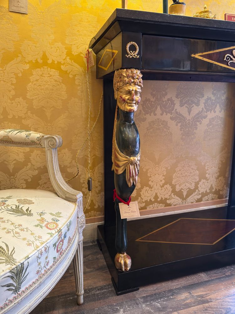 Empire-Konsolentisch mit Satyr-Dekor, Italien, um 1810