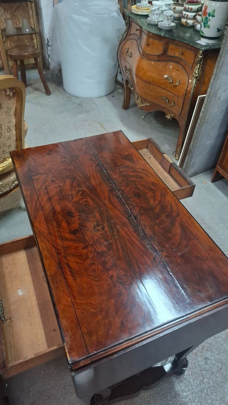 Schreibtisch im Empire-Stil aus Mahagoni